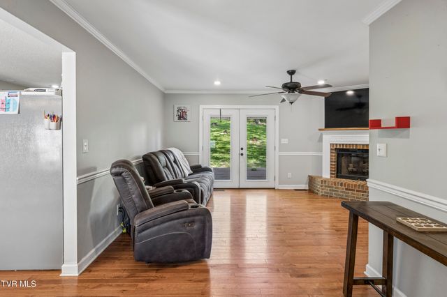 802 Chestnut Avenue, Erwin, TN 37650