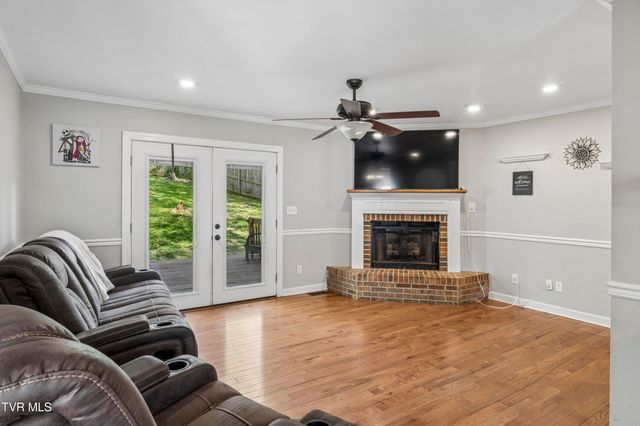 802 Chestnut Avenue, Erwin, TN 37650