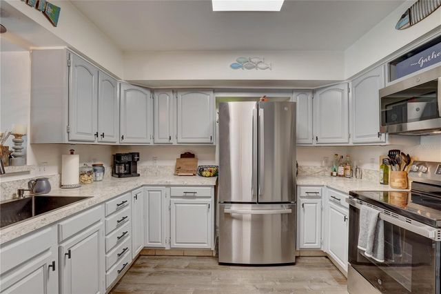 8497 137TH STREET, Seminole, FL 33776