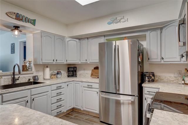 8497 137TH STREET, Seminole, FL 33776