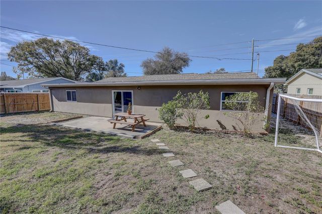 8497 137TH STREET, Seminole, FL 33776