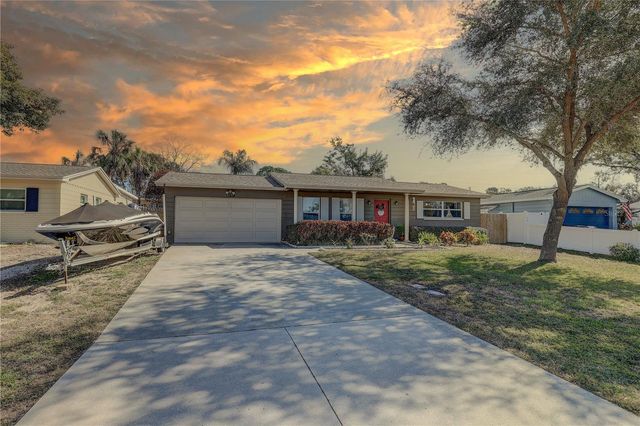 8497 137TH STREET, Seminole, FL 33776