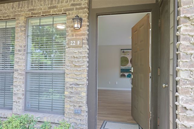 5757 E University Boulevard 22F, Dallas, TX 75206