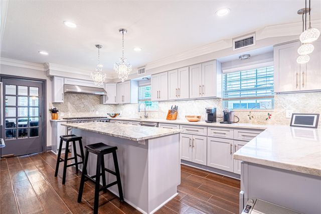 3217 Parkwood Drive, Houston, TX 77021