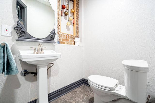 3217 Parkwood Drive, Houston, TX 77021