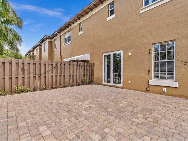 4447 Arabian Way 4447, Davie, FL 33328