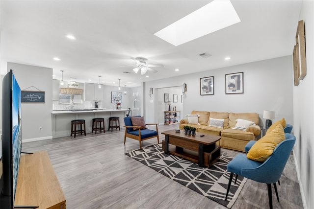 2753 Larkspur Lane, Dallas, TX 75233