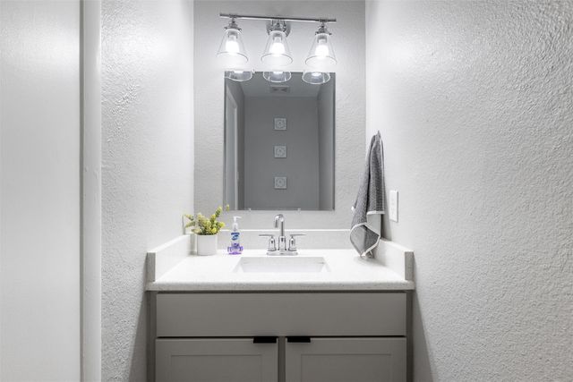 2753 Larkspur Lane, Dallas, TX 75233