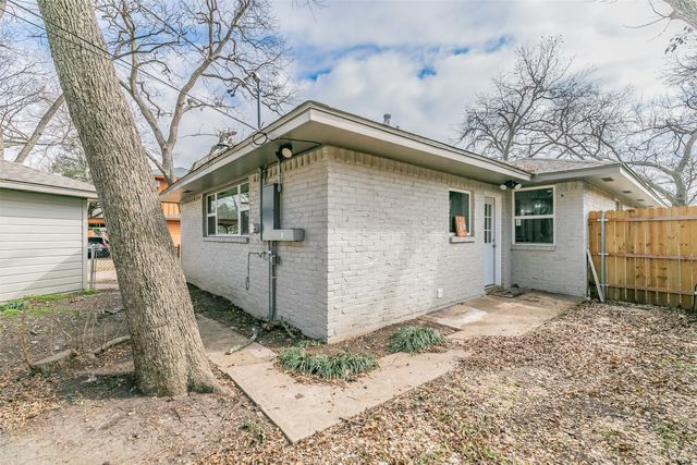 2753 Larkspur Lane, Dallas, TX 75233