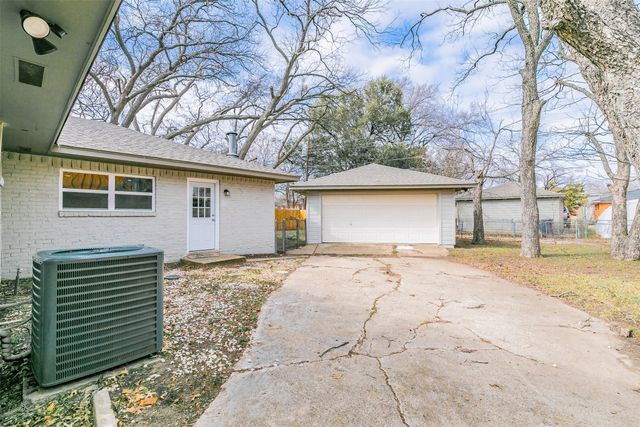 2753 Larkspur Lane, Dallas, TX 75233