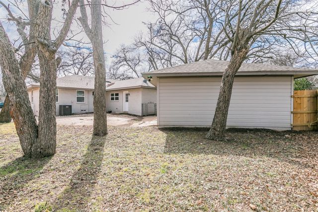 2753 Larkspur Lane, Dallas, TX 75233