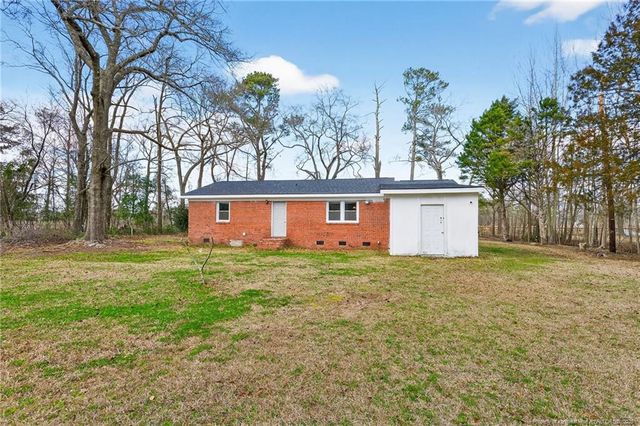 1586 Tom Starling Road, Fayetteville, NC 28306