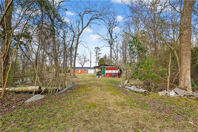 1586 Tom Starling Road, Fayetteville, NC 28306