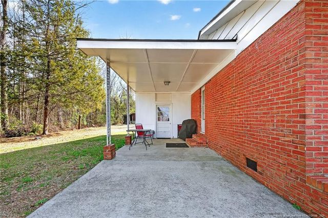 1586 Tom Starling Road, Fayetteville, NC 28306