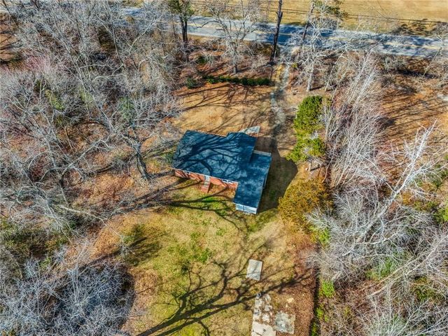 1586 Tom Starling Road, Fayetteville, NC 28306