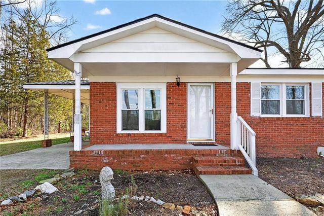 1586 Tom Starling Road, Fayetteville, NC 28306