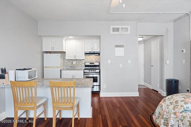 311 W ASHLEY Street 1015, Jacksonville, FL 32202