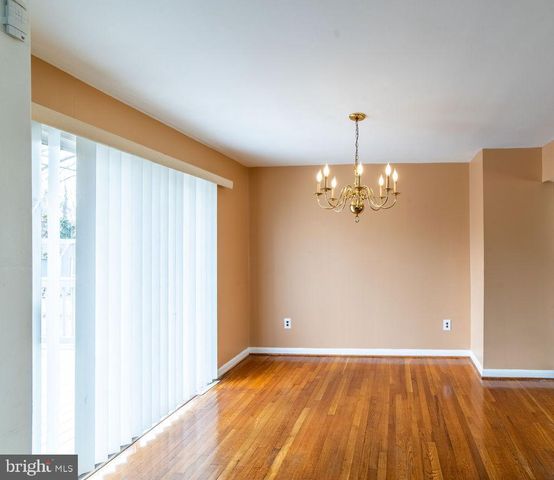 7021 96TH PL, Lanham, MD 20706