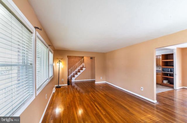 7021 96TH PL, Lanham, MD 20706