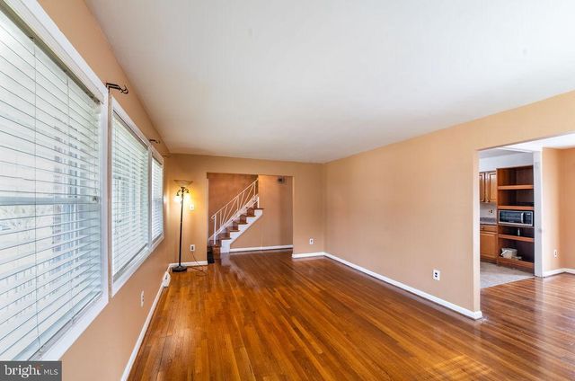 7021 96TH PL, Lanham, MD 20706