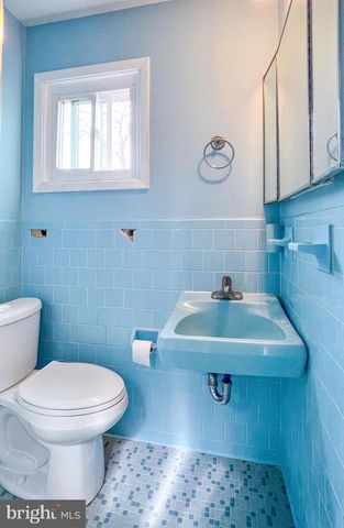 7021 96TH PL, Lanham, MD 20706