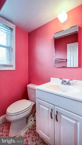 7021 96TH PL, Lanham, MD 20706