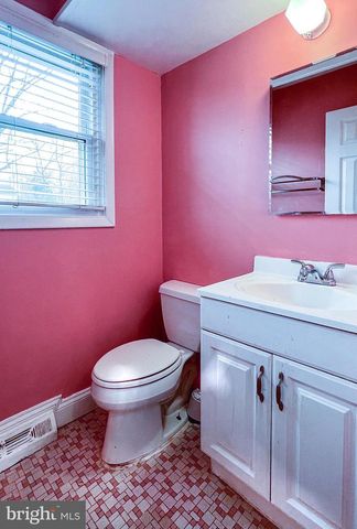 7021 96TH PL, Lanham, MD 20706