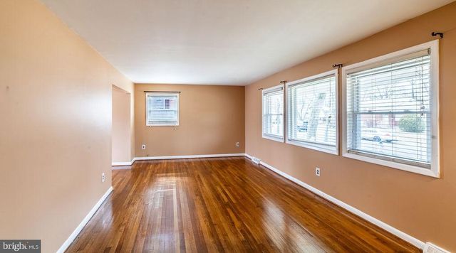 7021 96TH PL, Lanham, MD 20706