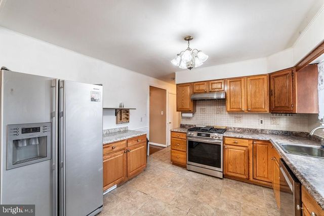 7021 96TH PL, Lanham, MD 20706