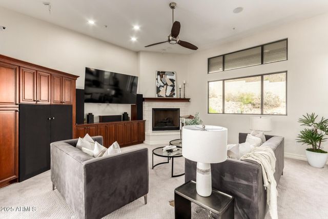 8614 N 17TH Place, Phoenix, AZ 85020