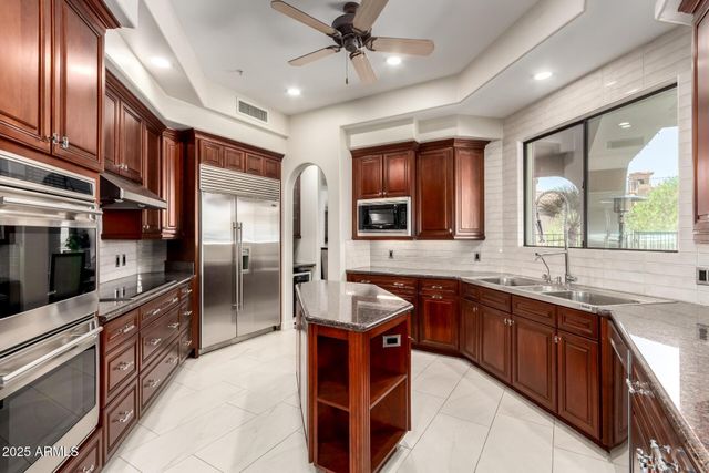 8614 N 17TH Place, Phoenix, AZ 85020