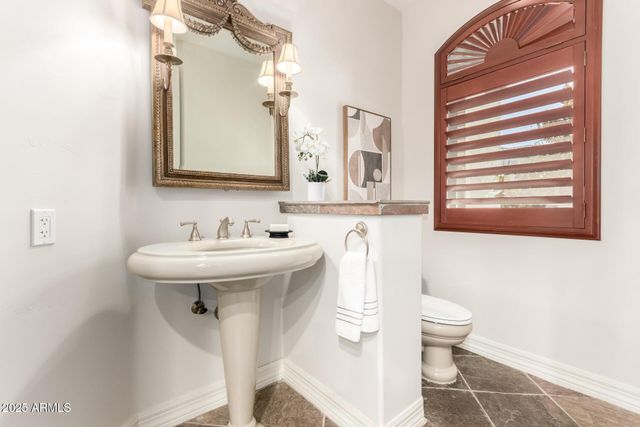 8614 N 17TH Place, Phoenix, AZ 85020