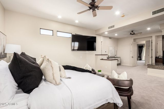 8614 N 17TH Place, Phoenix, AZ 85020