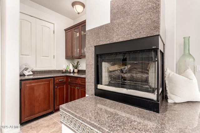 8614 N 17TH Place, Phoenix, AZ 85020