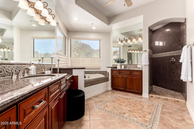 8614 N 17TH Place, Phoenix, AZ 85020