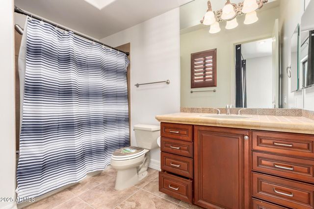 8614 N 17TH Place, Phoenix, AZ 85020