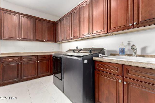 8614 N 17TH Place, Phoenix, AZ 85020