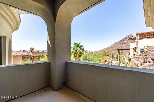 8614 N 17TH Place, Phoenix, AZ 85020