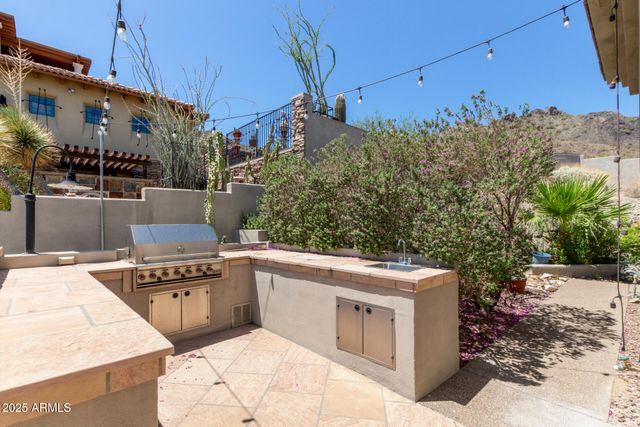 8614 N 17TH Place, Phoenix, AZ 85020