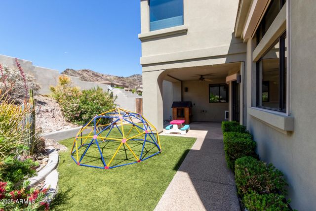 8614 N 17TH Place, Phoenix, AZ 85020