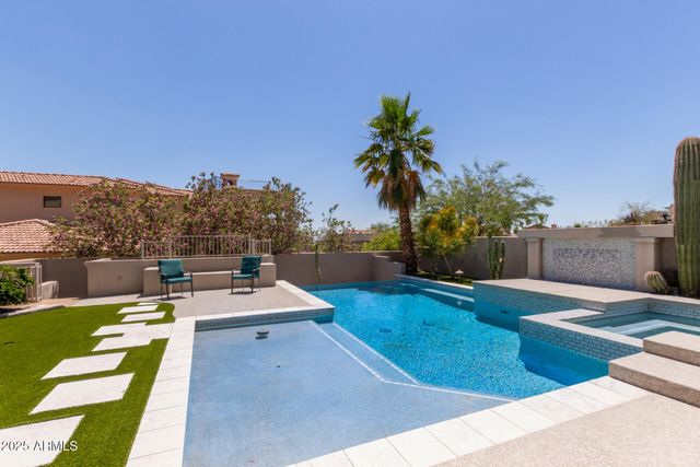 8614 N 17TH Place, Phoenix, AZ 85020