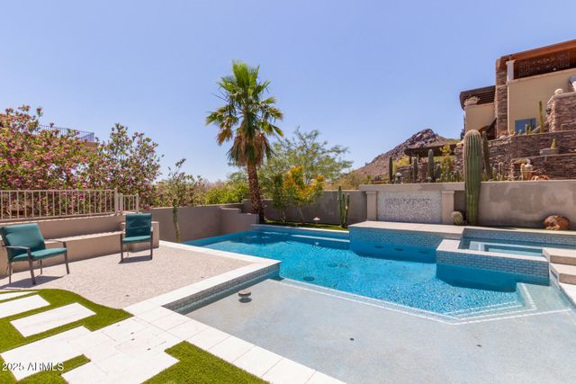 8614 N 17TH Place, Phoenix, AZ 85020