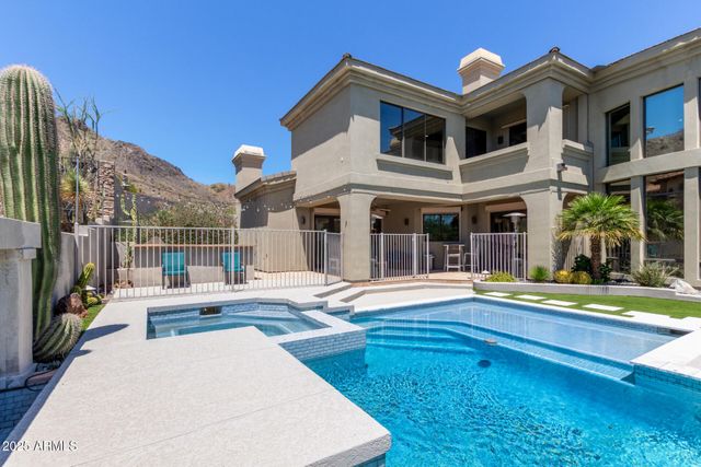 8614 N 17TH Place, Phoenix, AZ 85020