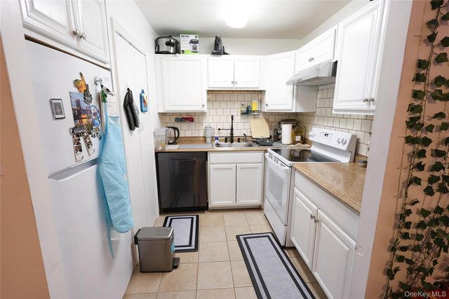 3 Saratoga Court B, Ridge, NY 11961