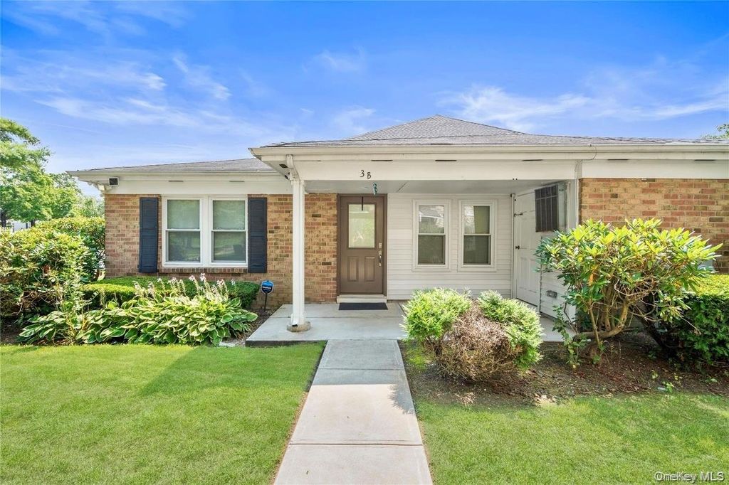 3 Saratoga Court B, Ridge, NY 11961