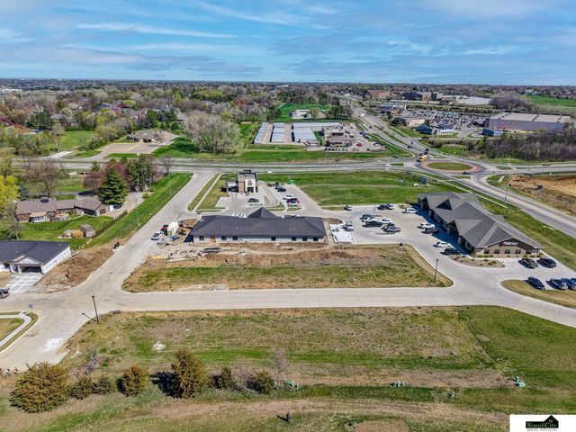 6910 Weigel Drive, Lincoln, NE 68516