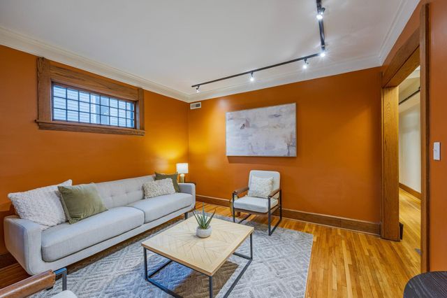 918 Goodrich Avenue A, Saint Paul, MN 55105