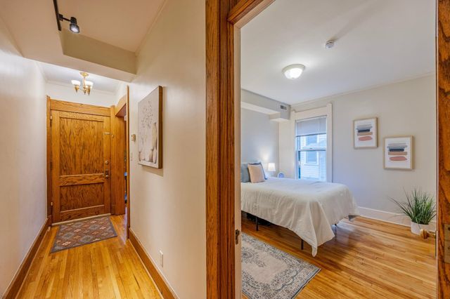 918 Goodrich Avenue A, Saint Paul, MN 55105