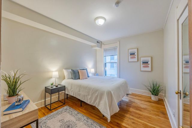 918 Goodrich Avenue A, Saint Paul, MN 55105