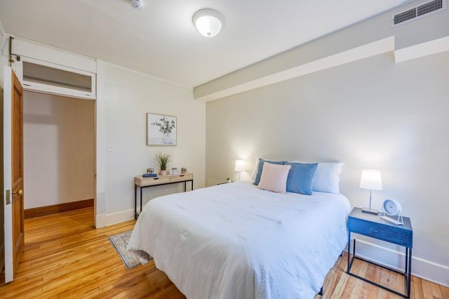 918 Goodrich Avenue A, Saint Paul, MN 55105